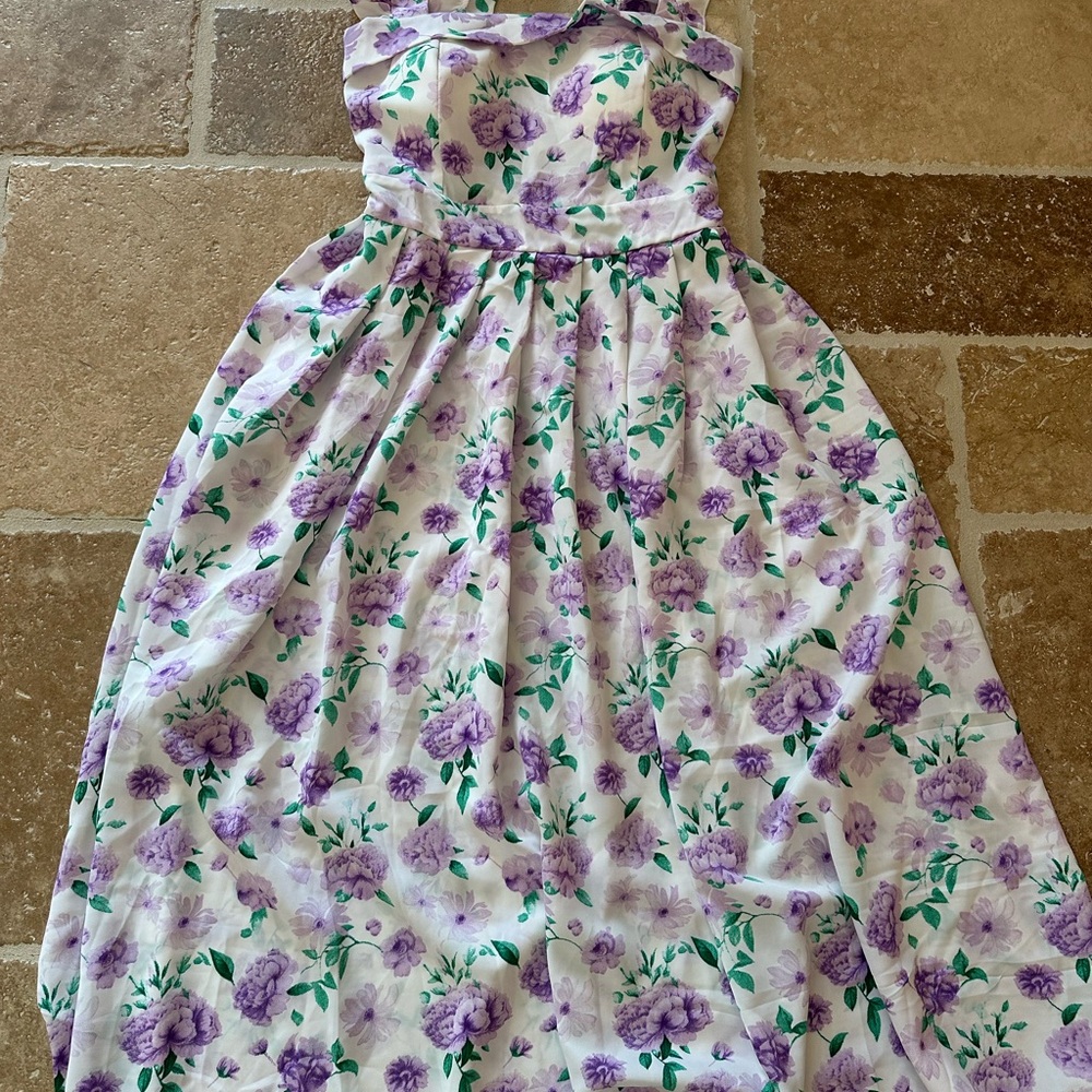 Elegant Floral Midi Dress in Lavender and White